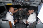 Cpt. Tomáš Čapek a Petr Hlad před odletem do Ženevy B737 OK XGC