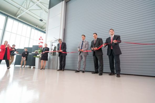 Bell_Helicopter_2016_-_ribbon_cutting