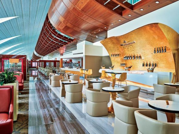 Emirates salonek bar