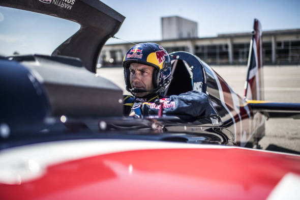 Martin Šonka před startem do finále Red Bull Air Race 2017 Porto