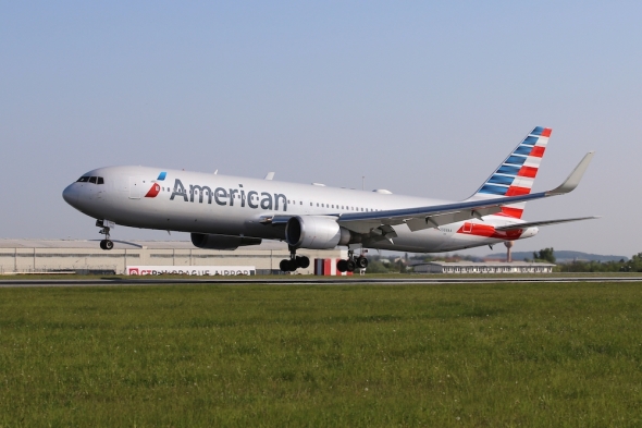 Boeing 767 300 American Airlines Prague Airport first landing