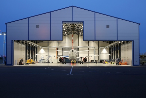 CSAT hangár S Praha Ruzyně údržba